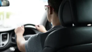 Ini Tips Lengkap Mengemudi Mobil untuk Pemula