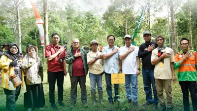 Bank NTB Syariah Lakukan Penanaman Pohon dan Launching Produk Proklim Mart di Kampung Iklim Joben Lestari