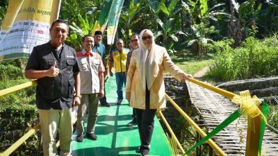 Bank NTB Syari’ah Bangun Jembatan Amanah untuk Warga Baru Layar Lombok Barat