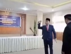 Kakanwil Kemenag NTB Ngamuk Lempar Mic Saat Lantik Pejabat Kemenag Dompu: Itu Hanya Bercanda