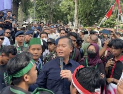 HMI Mataram Gelar Aksi di Kantor Gubernur, Iqbal Janji Sampaikan Aspirasi ke Pusat