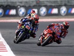 MotoGP Mandalika 2025: Duel Panas Acosta vs Aldeguer, Bagnaia Terjungkal di Belakang!