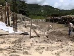 Villa Serobot Pantai Selong Belanak, Satpol PP Hentikan — Bupati Loteng: Bongkar!