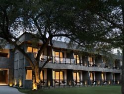 Hunian Hotel NTB Turun di November 2025