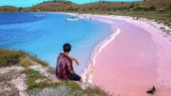 Pesona Pantai Pink Lombok Timur: Keajaiban Pasir Merah Muda yang Memikat Dunia
