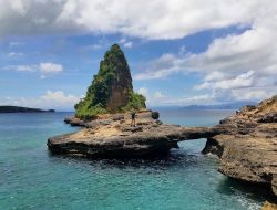 Pantai Tanjung Bloam, Surga Tersembunyi dengan Pesona Alam Liar di Lombok Timur