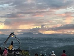 Taman Langit: Negeri di Atas Awan yang Menyihir Mata dari Puncak Lombok Barat