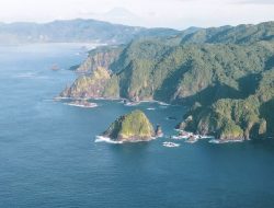 Pantai Turune Semalem, Surga Tersembunyi di Sekotong yang Masih Perawan