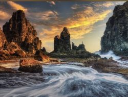 Penggolong Pengempos Are Guling, Surga Tersembunyi di Balik Tebing Lombok Tengah