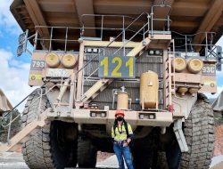 Srikandi Tambang dari Sumbawa: Vani Septiarini dan Semangat Kartini di Balik Kemudi