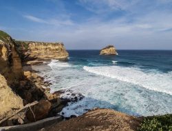 Pantai Antak-Antak, Pesona Tenang di Selatan Lombok Timur