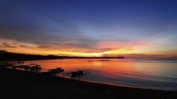 Pantai Impos, Surga Sunset yang Tenang di Lombok Utara