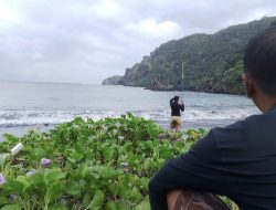 Pantai Paretan, Spot Mancing Asyik dengan Panorama Laut Eksotis di Lombok Barat