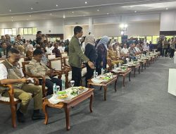 Emak Emak PNM Nyanyikan Lagu Bongkar Didepan Menteri Ara, Mendagri dan Gubernur NTB!