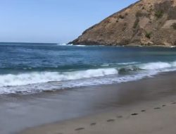 Pantai Gresak, Surga Tenang di Sekotong yang Masih Alami