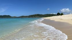 Pantai Transat Lombok: Surga Sunyi dengan Air Laut Jernih di Sekotong