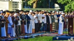 Idul Adha di Lapangan Bumi Gora NTB, Serukan Keikhlasan dan Kepedulian Sosial