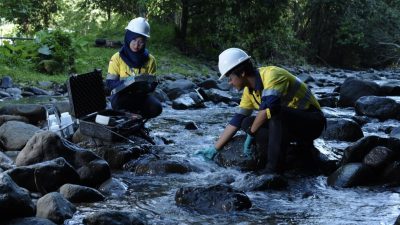 Di Balik Hijaunya Tambang Batu Hijau