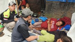 Pelukan yang Datang Bersama Tenaga