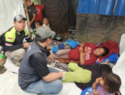 Pelukan yang Datang Bersama Tenaga