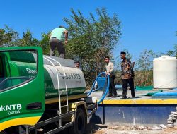 Bank NTB Syari’ah Salurkan 10 Tangki Air untuk Warga Terdampak Kekeringan di Jerowaru Lotim