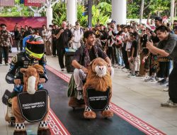 MotoGP Riders’ First Arrival in Lombok Welcomed with Traditional Sasak Genggong Music